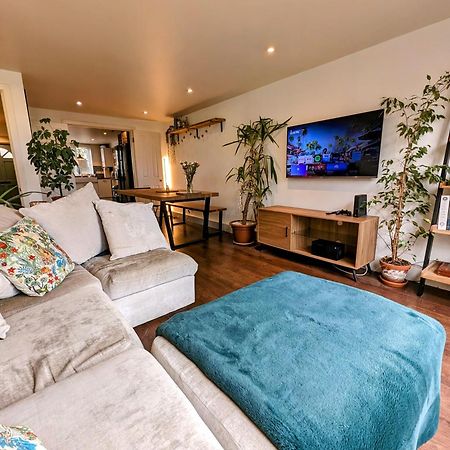 Modern Well Presented Apartment With Garden 런던 외부 사진